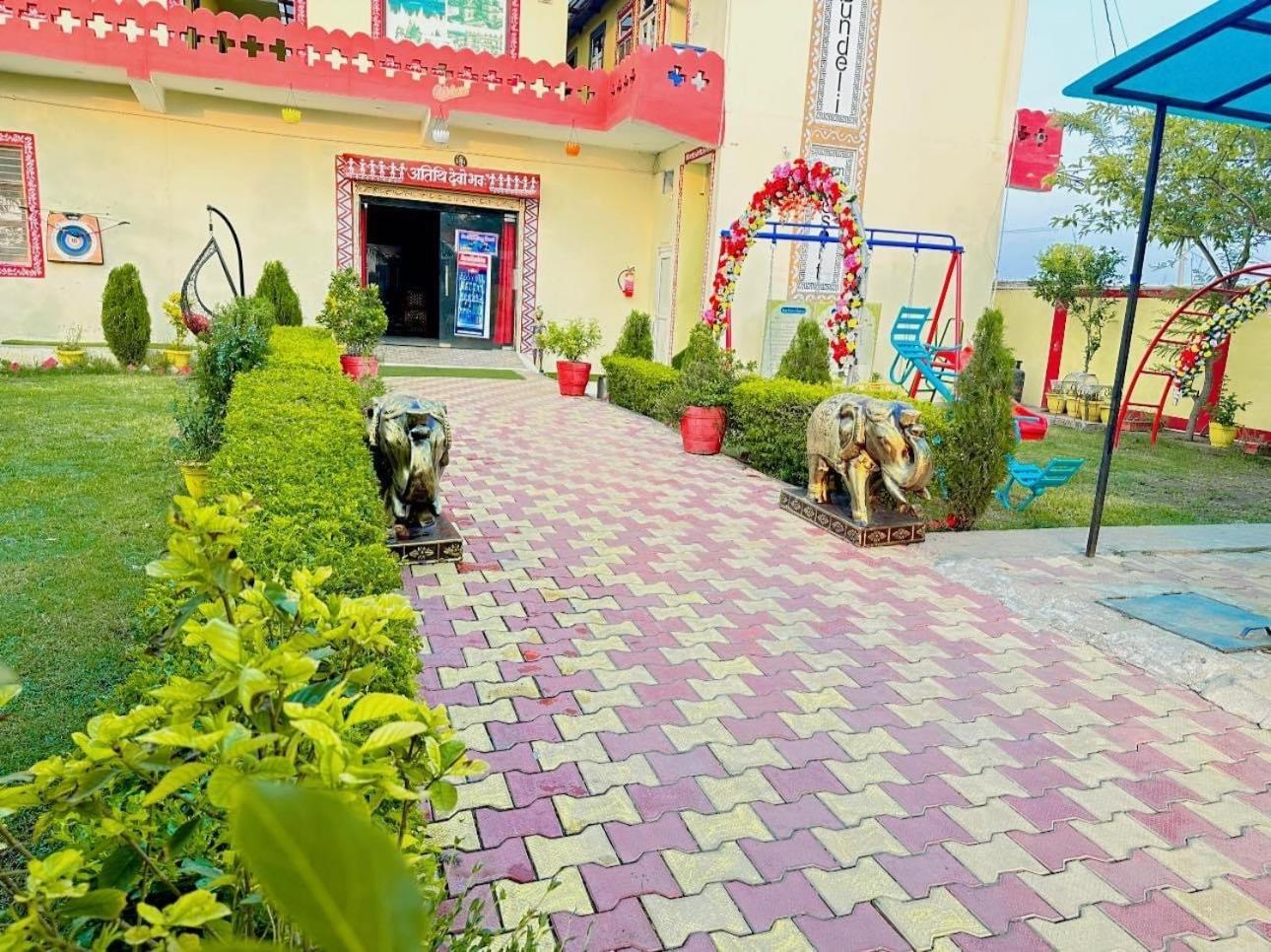 Bundeli Farm Resort & Banquet โอร์ชชา ภายนอก รูปภาพ