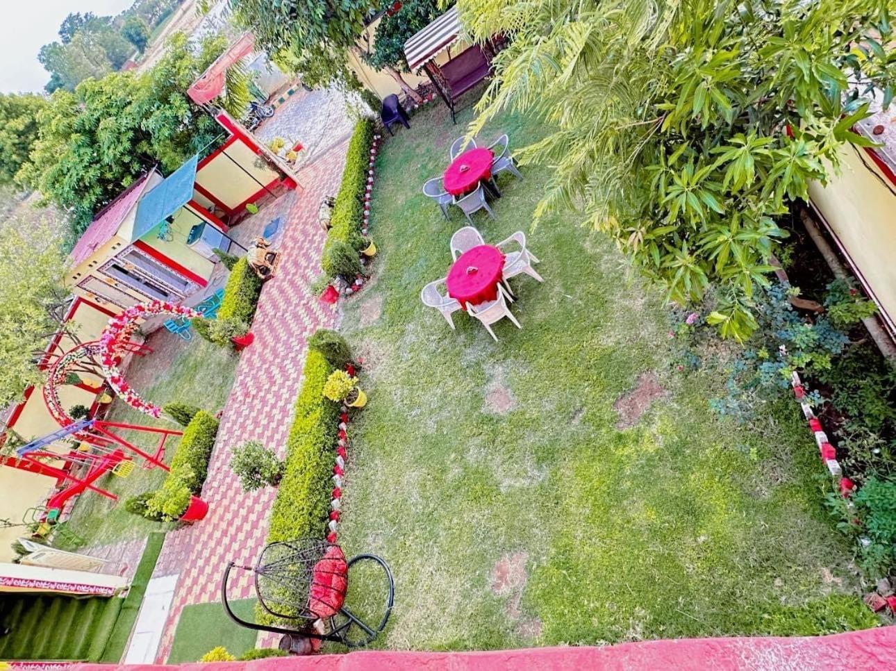 Bundeli Farm Resort & Banquet โอร์ชชา ภายนอก รูปภาพ