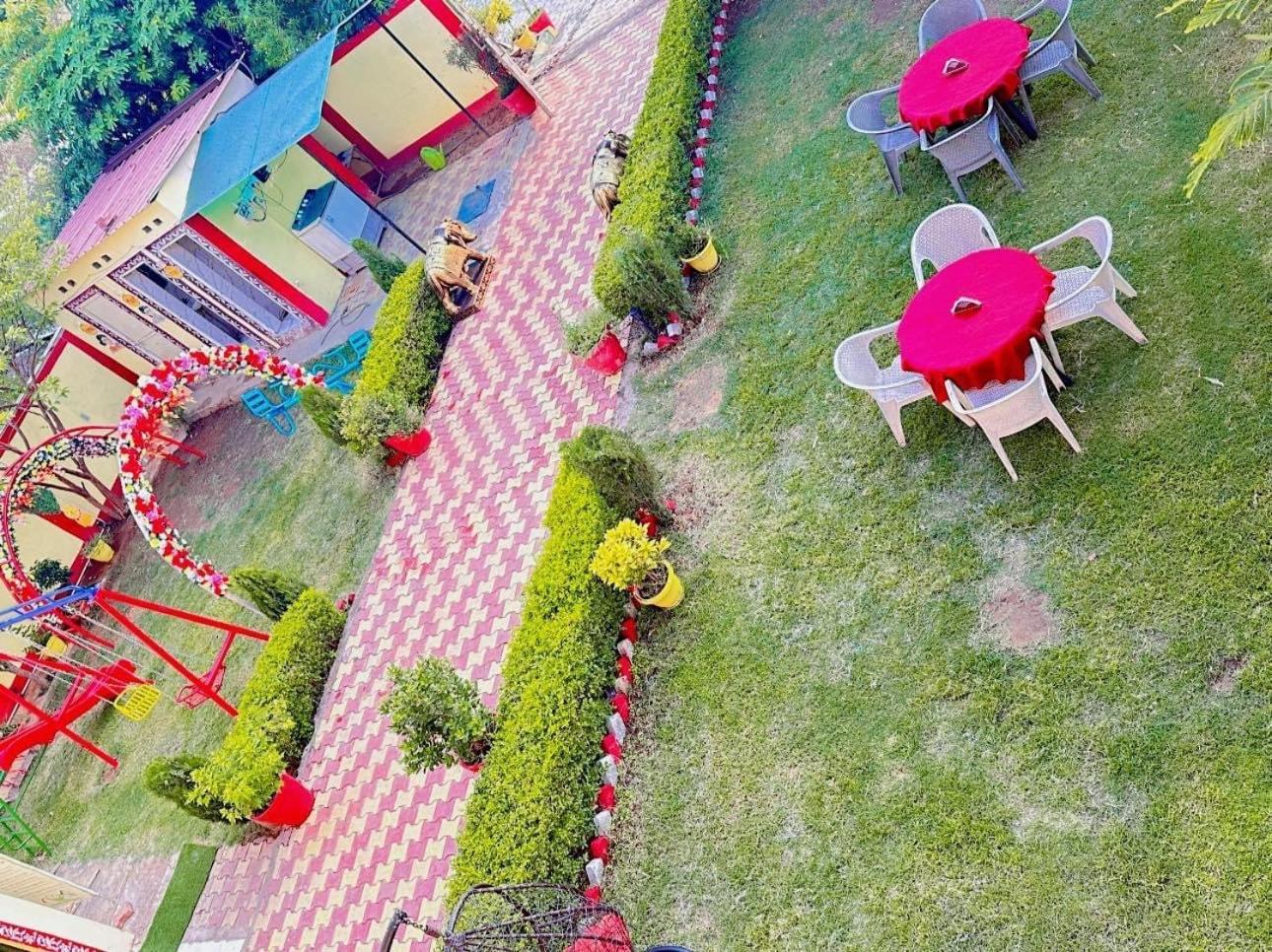 Bundeli Farm Resort & Banquet โอร์ชชา ภายนอก รูปภาพ