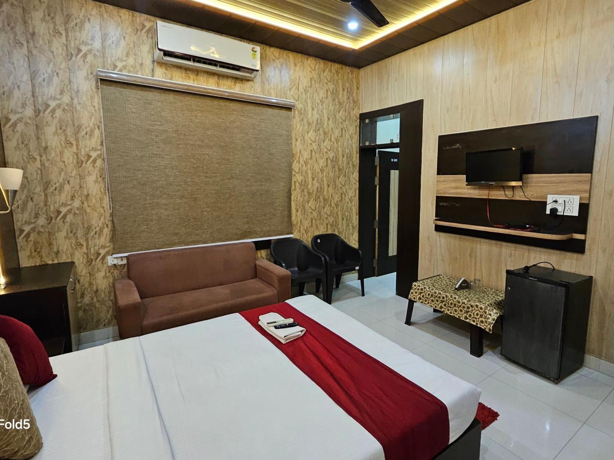 Bundeli Farm Resort & Banquet โอร์ชชา ห้อง รูปภาพ
