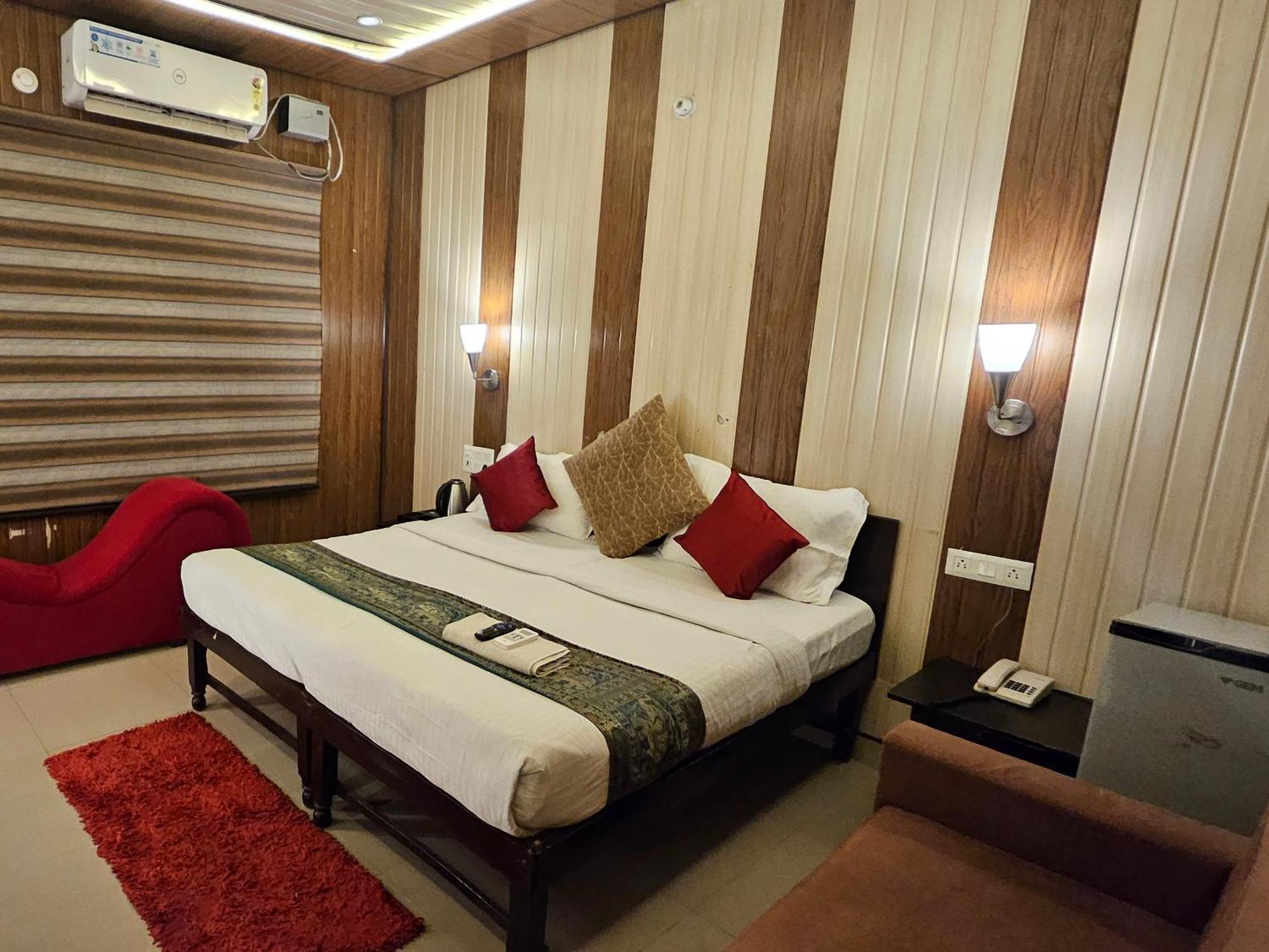 Bundeli Farm Resort & Banquet โอร์ชชา ห้อง รูปภาพ